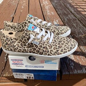 Bob’s sketchers New 7.5 sneakers